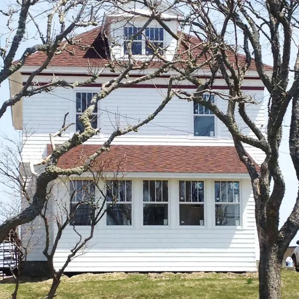 Breakwater Lodge, hotel en Lower Woods Harbour