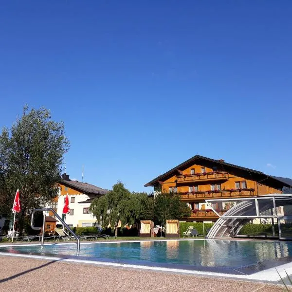Landhotel Häuserl im Wald, hotel v destinácii Gröbming