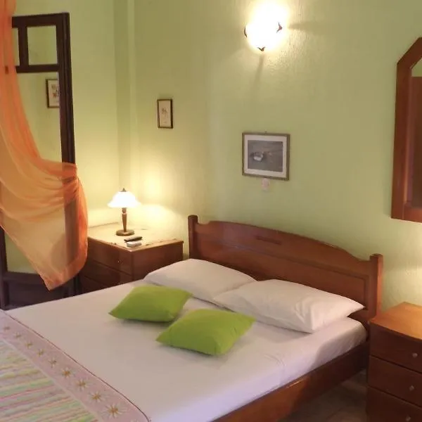 Pefka Studios & Apartments, hotell sihtkohas Vourvourou