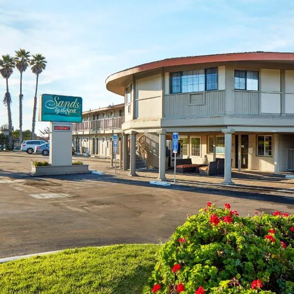 Sands by the Sea Motel, hótel í San Simeon