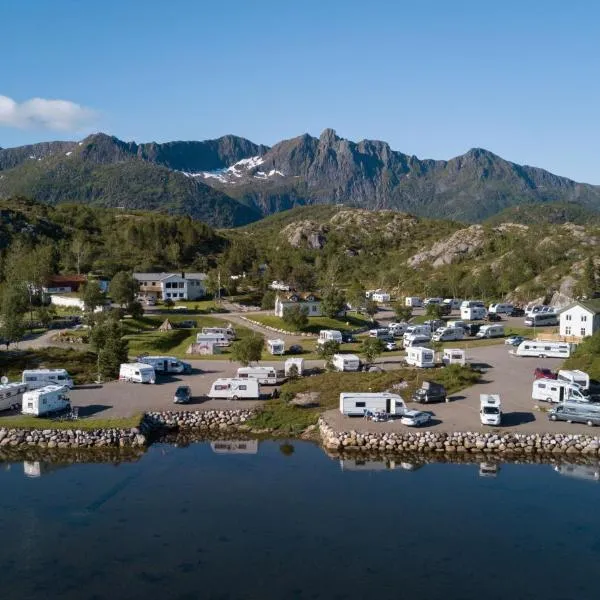 Kabelvåg Feriehus & Camping, מלון בקבלבג