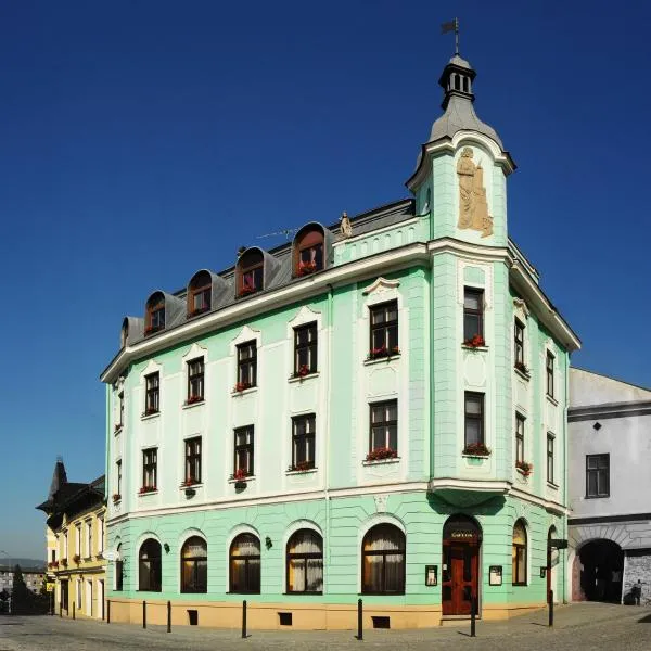 Hotel Růžek, hotelli kohteessa Hranice