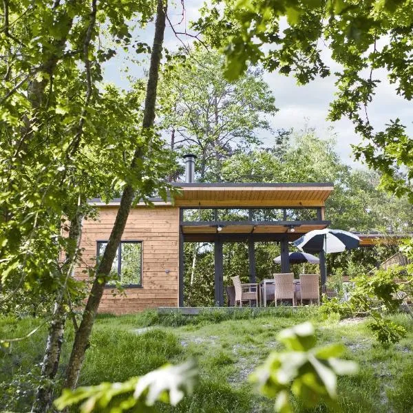 Center Parcs Les Hauts de Bruyères, hotel in Chaumont-sur-Tharonne