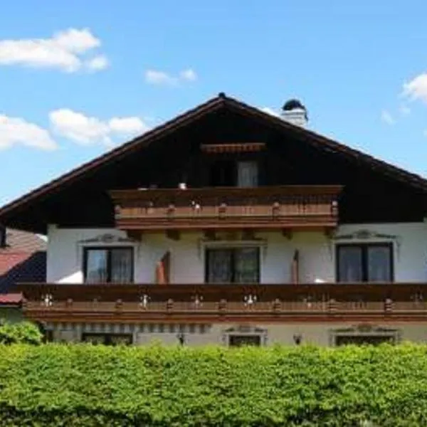Gästehaus Jutta, hotel v destinaci Lindberg