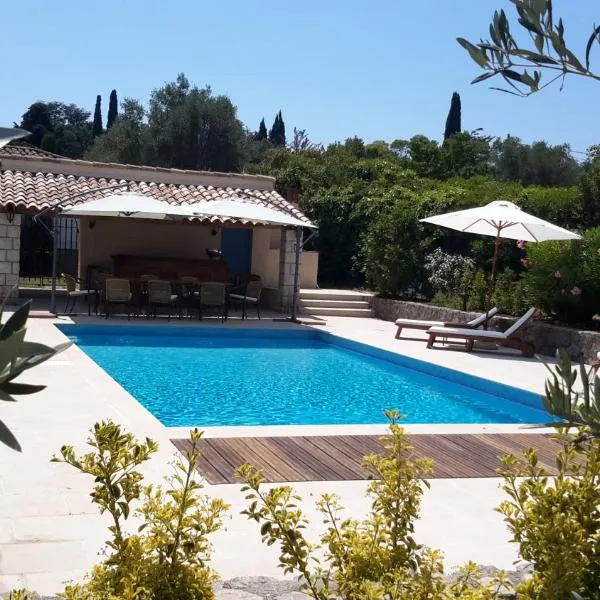 Aux charmes de grasse, hotel v Grasse