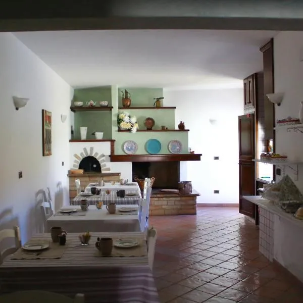 Guest House Li Minnanni, hotel a Òlbia