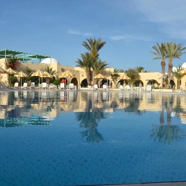 Hotel Venice Beach- Families and Couples Only, hotel in Triffa