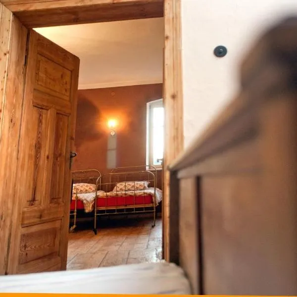 Gosciniec Kaszarnia Kamienne, hotel in Mirsk