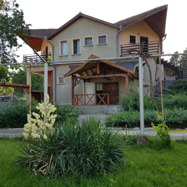 Guest House Sadovo, hotel in Vezenkovo