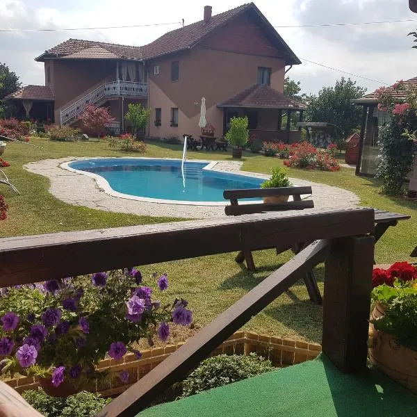Guest House Rose, hotel v destinaci Smederevska Palanka