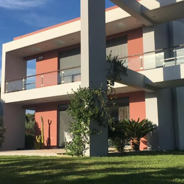 Villa Evi, hotel v destinaci Ixia