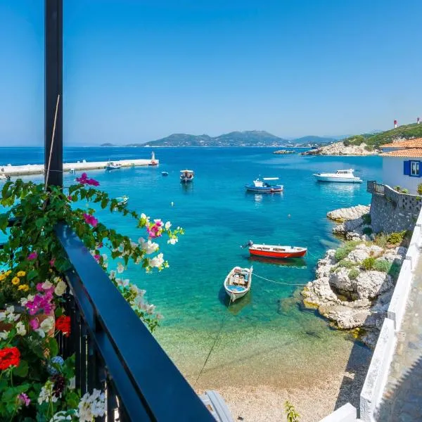 Eftopia Beachfront 3-bedrooms apartment, hotel din Kokkari