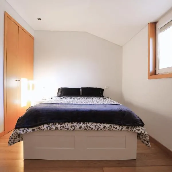 Bright Luxury Apartment، فندق في فيانا دو كاستيلو