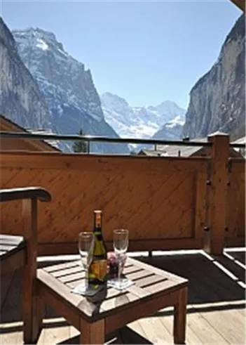 Charming Penthouse, hotel v destinaci Lauterbrunnen