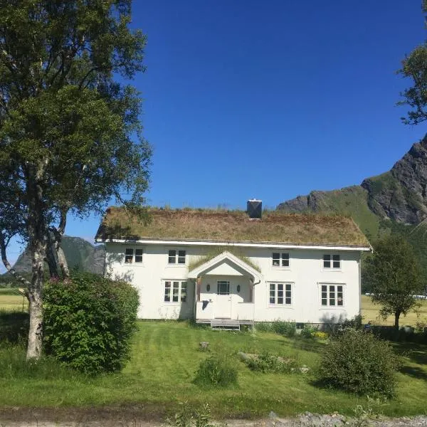 Steigen Lodge Villa Vaag, hotel in Skutvika