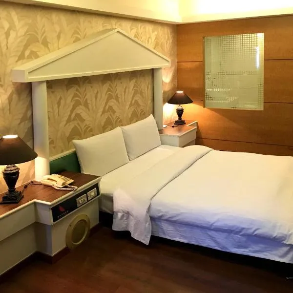Zaw Jung Business Hotel, hotel di Taichung