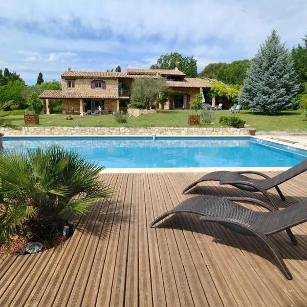 Mas au Cœur de La Provence & SPA – hotel w mieście Saint-Cannat