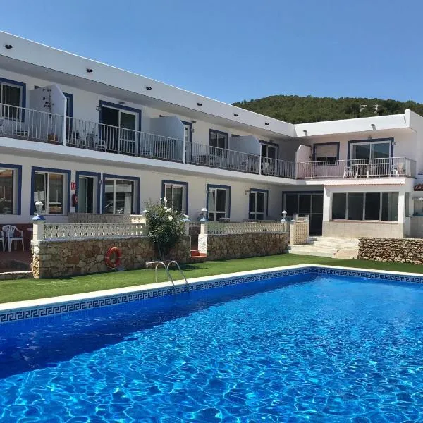 Apartamentos Cana Sofía, hótel í Cala Llonga