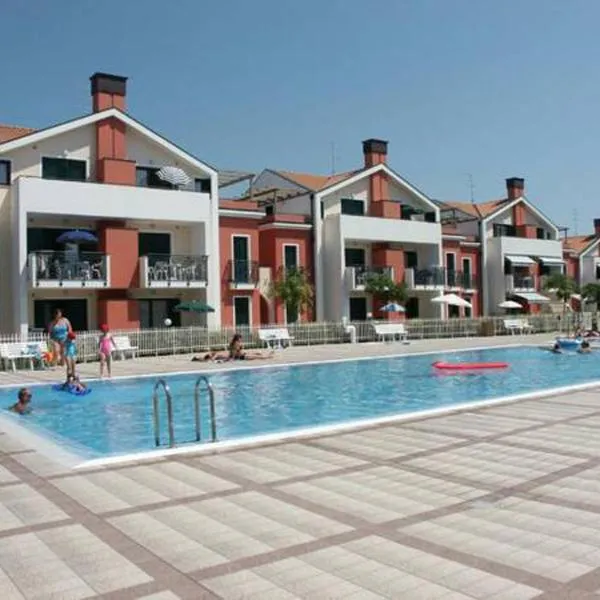 Sunny Apartment On The Sea, מלון בקוואלינו-טראפורטי