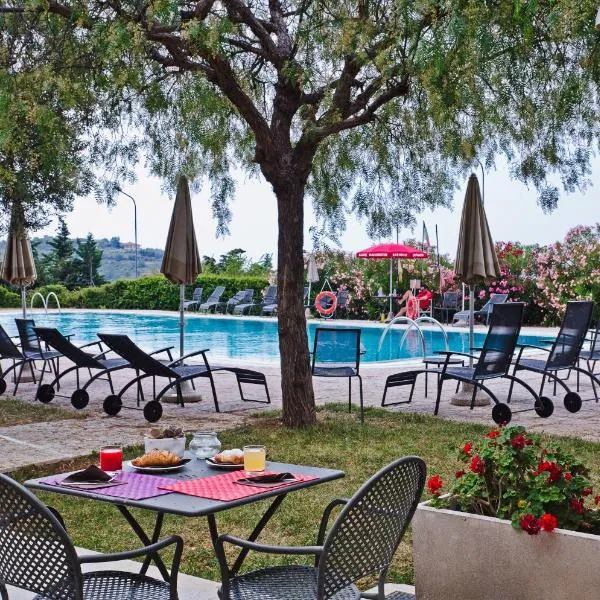Castellaro Golf Resort, hotel Castellaróban