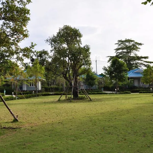 Poon Suk Resort Prachinburi, hotel in Ban Na Di