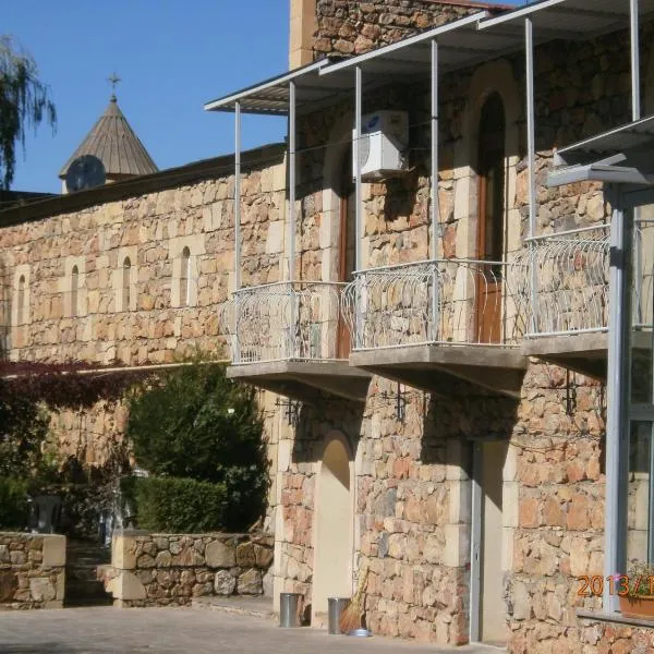 Noravank's Hotel, hotel di Rrind