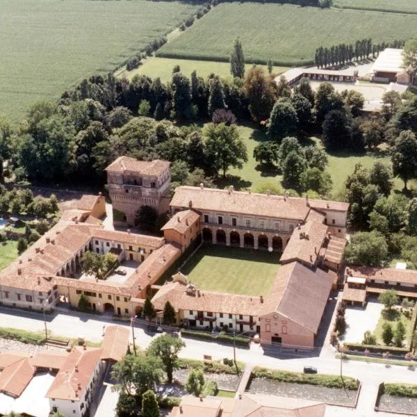 Palazzo Barbò, khách sạn ở Pumenengo