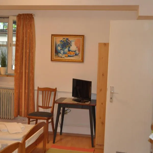 Weinstube Heigl Restaurante Pizzeria Puccini, hotel in Landshut