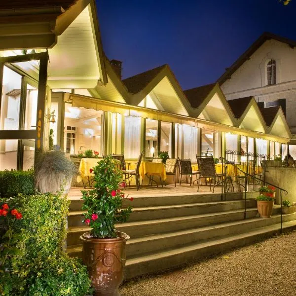 Hôtel & Restaurant Le Relais d'Aumale – hotel w mieście Chantilly