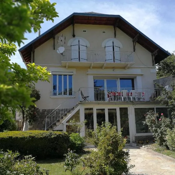 Villa Le Gai Soleil, hotel u gradu 'Embrun'