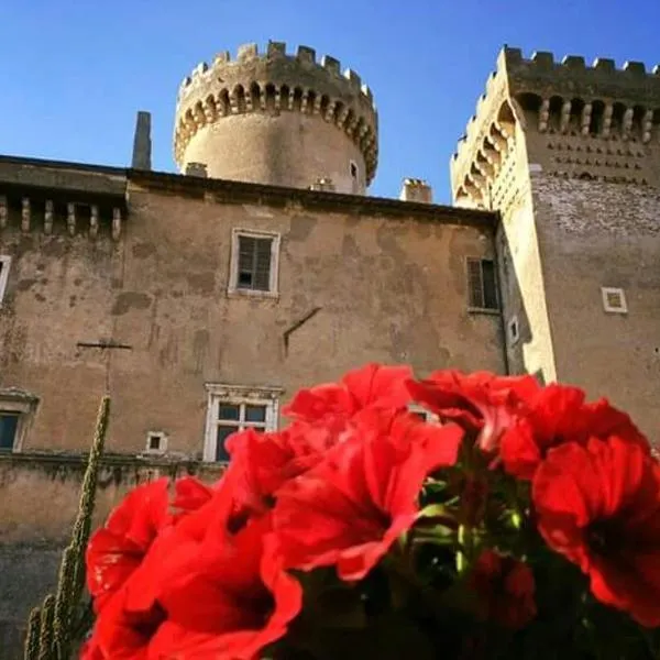 Antica Corte del Castello، فندق في Ponzano Romano