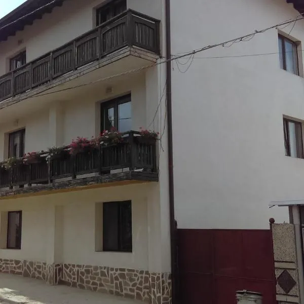 Djolevi Guesthouse, hotel v destinaci Dobriniště