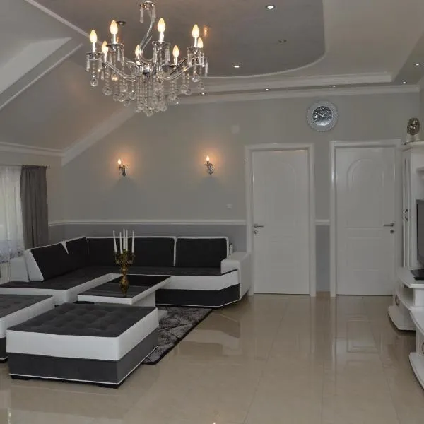 Apartments Royal Menex, hotel v destinaci Požarevac