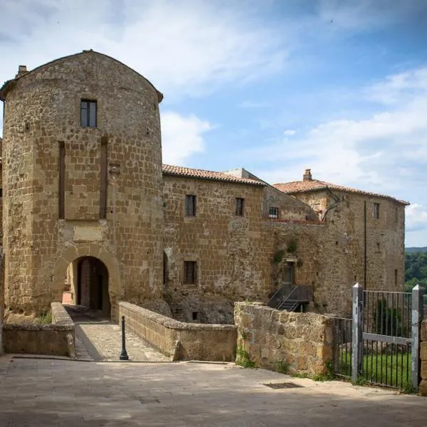 Hotel Della Fortezza, hotel in CastellʼAzzara