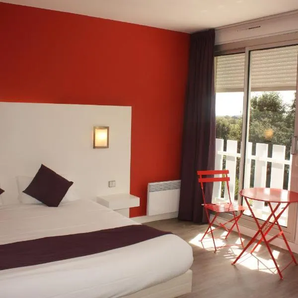 Logis Latitude Ouest Hôtel Restaurant & Spa, hotel em Locronan