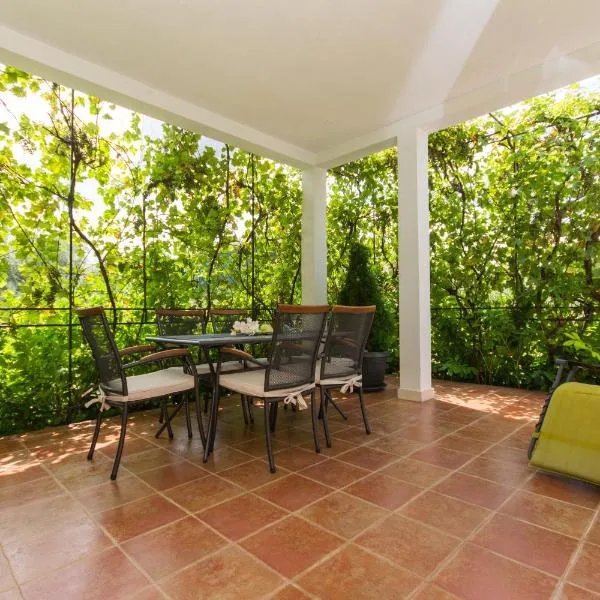 Apartment Lorenzo, hotel v Trogiri