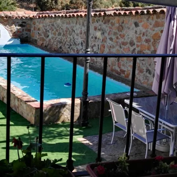 Vivienda Turística Alojamiento Rural EL Trillo, hotel v destinaci El Alcornocal