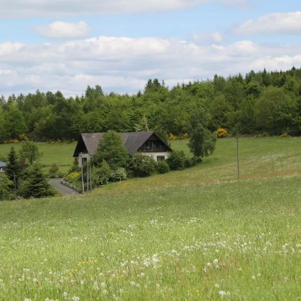 Ferienwohnung Weitblick: Katzwinkel şehrinde bir otel