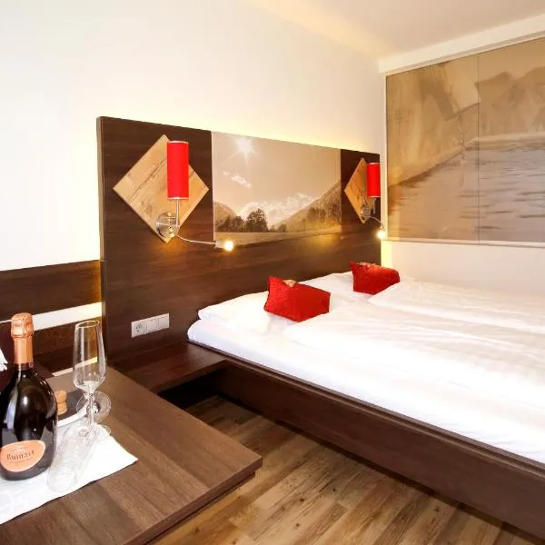 Suiten mit Sauna - Zum Senner Zillertal - Adults only, hotel en Stans