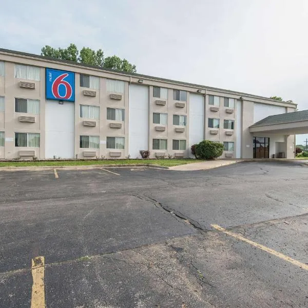 Motel 6-Lawrence, KS、ローレンスのホテル