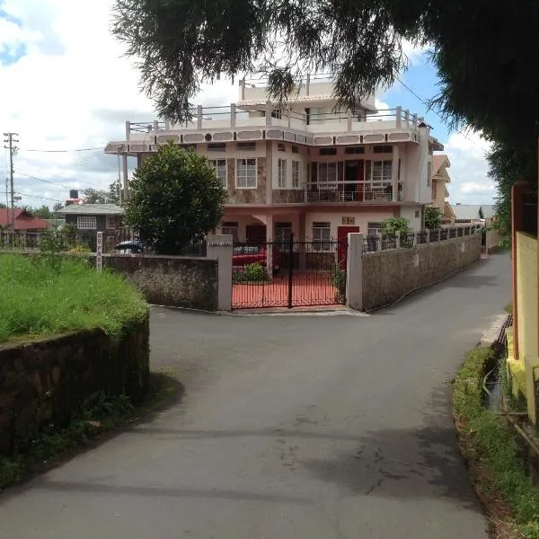 Holly Lodge Guest House, hotel in Shillong