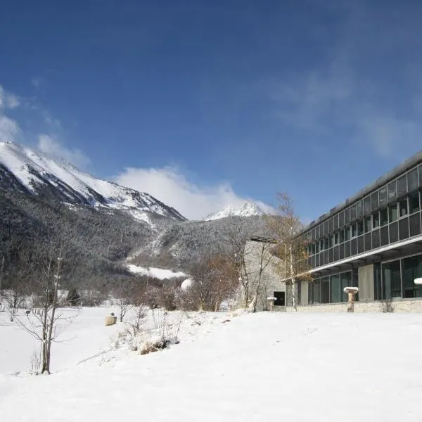 MónNatura Pirineus, hotel in Esterri d'Àneu