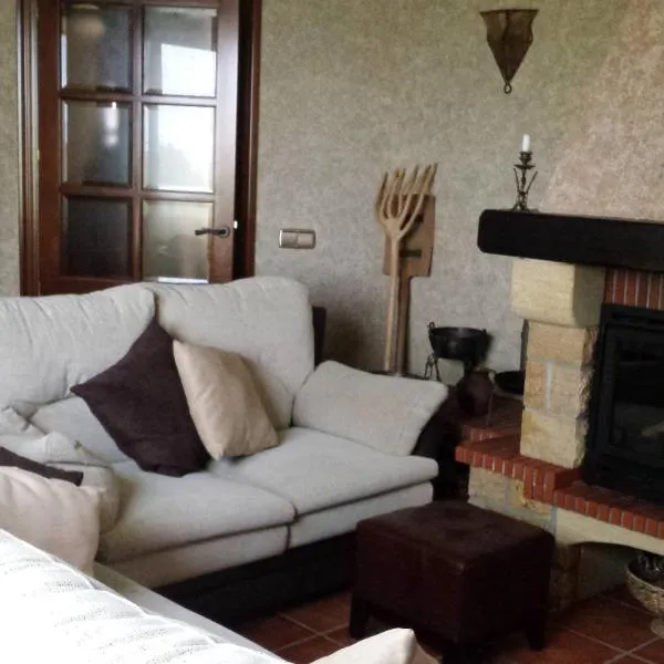 Alojamiento Turistico La Dehesa, hotel i Las Navas del Marqués