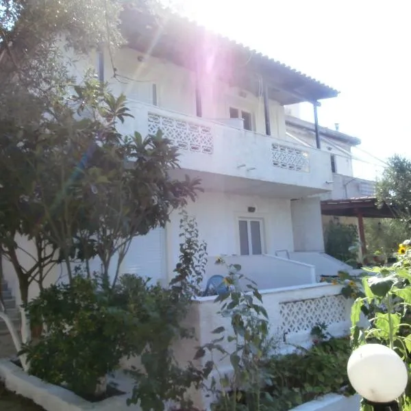 Billy's Amoudi Apartments, hôtel à Amoudi