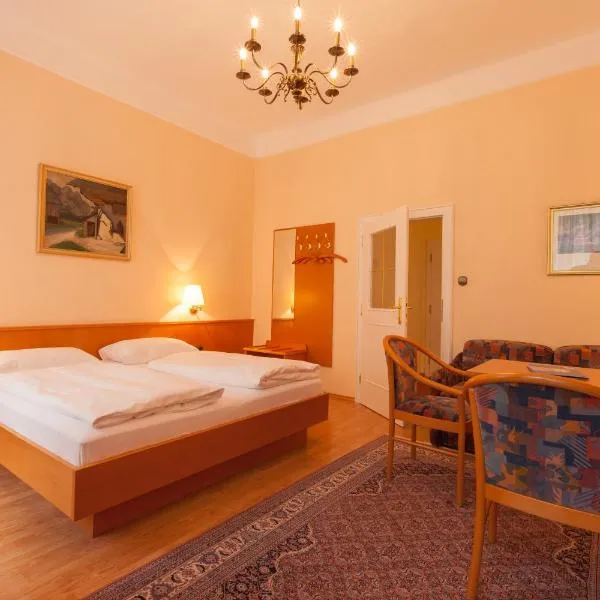 Pension Elfy, hotel v Baden