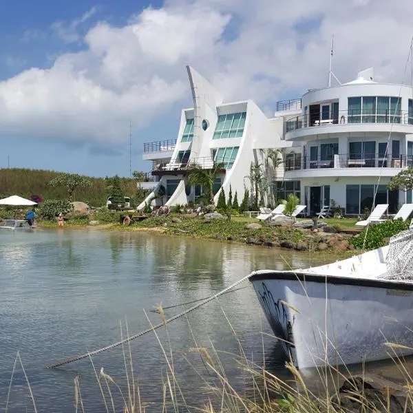 Migrator Intertidal Homestay, hotel in Baisha