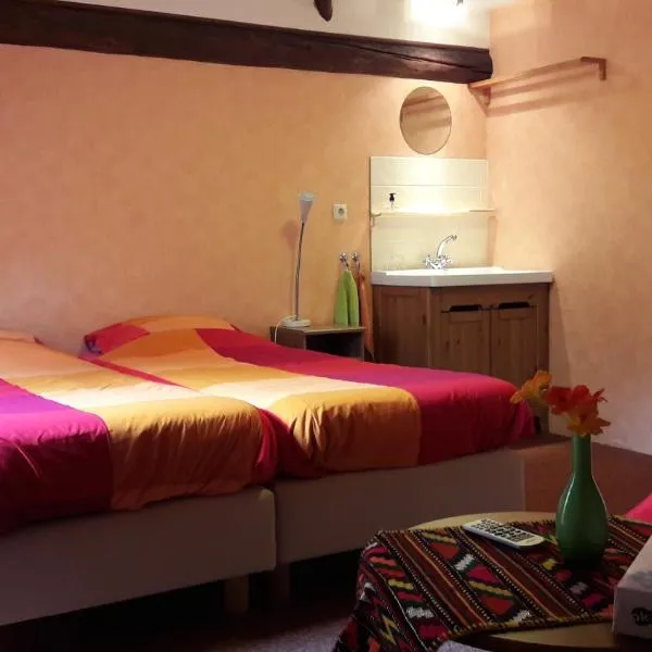 Bed & Breakfast Onder Dak, hotel v destinaci Scharmer