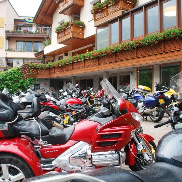 Alps Oriental Wellness HOTEL, hotel en Campodolcino