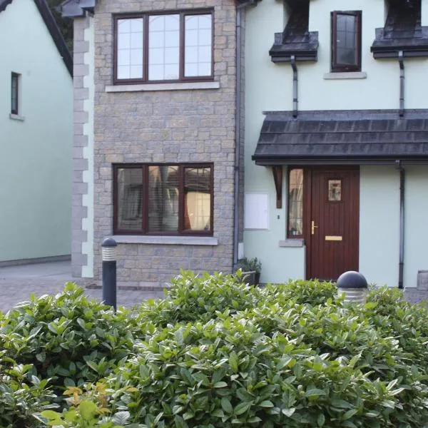 Woodside Self Catering Lough Rynn、Mohillのホテル