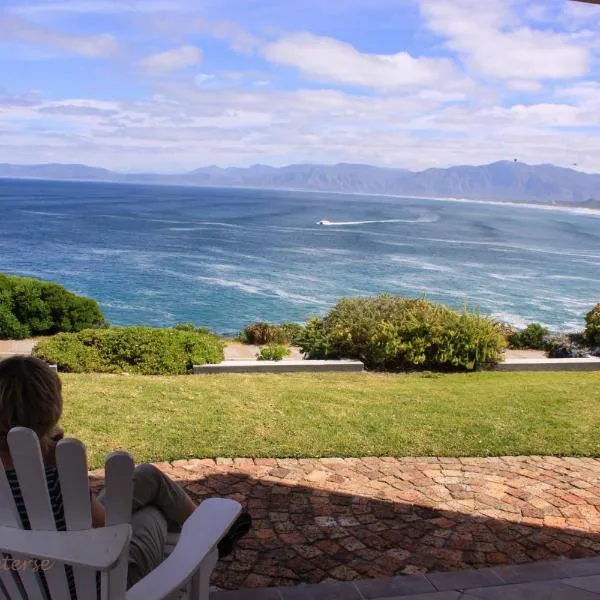 WhaleTale, Hotel in De Kelders